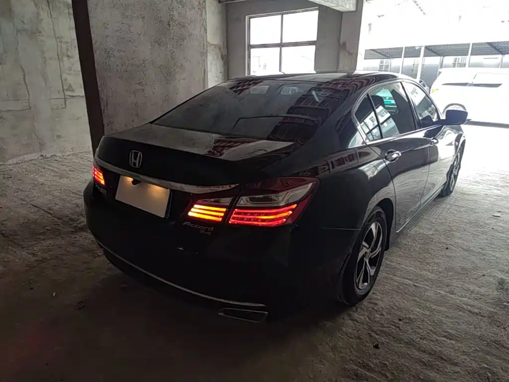 Honda Accord 2016 — фото 7