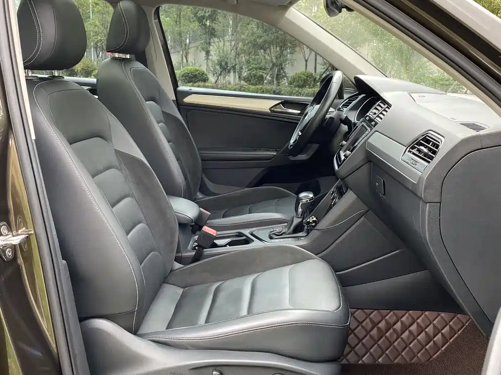 Volkswagen Tiguan L 2018 — фото 13