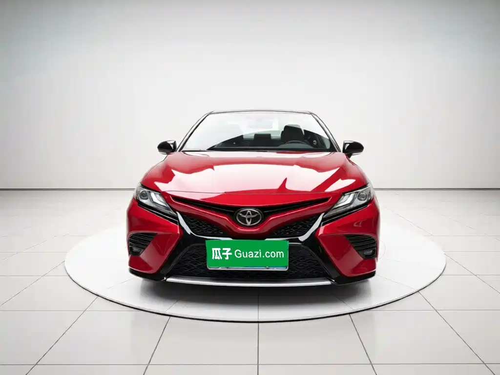 Toyota Camry 2020 — фото 2