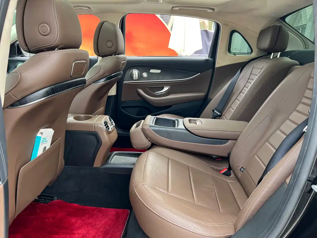 Mercedes-Benz E-Class 2018 — фото 14