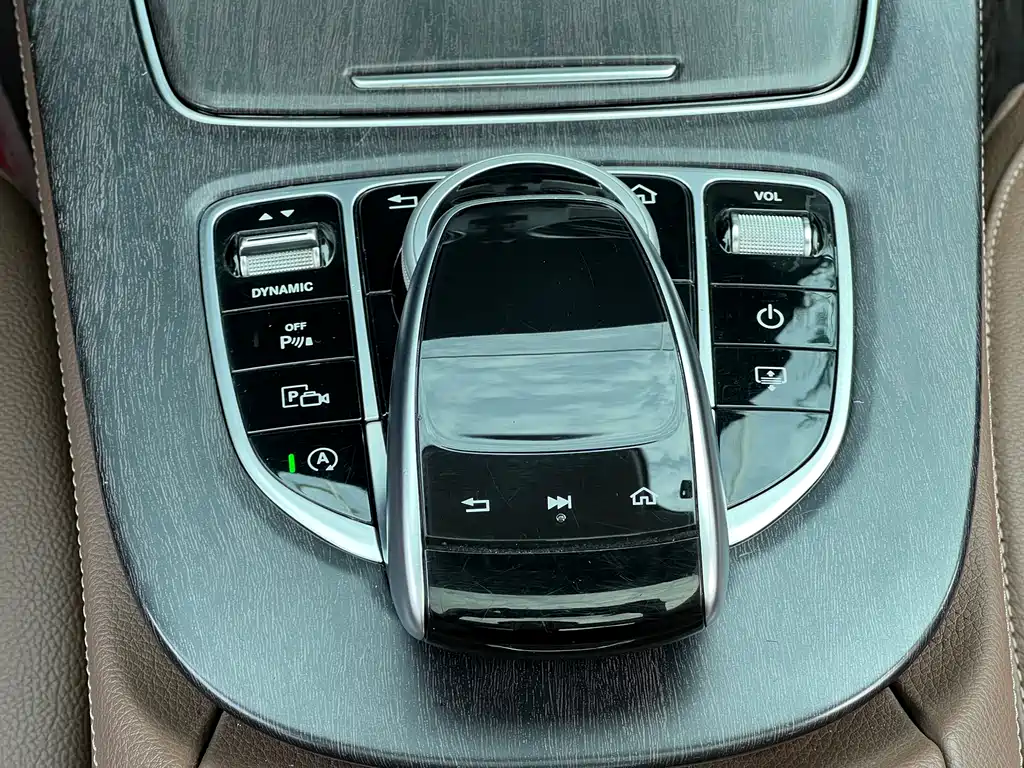 Mercedes-Benz E-Class 2018 — фото 20