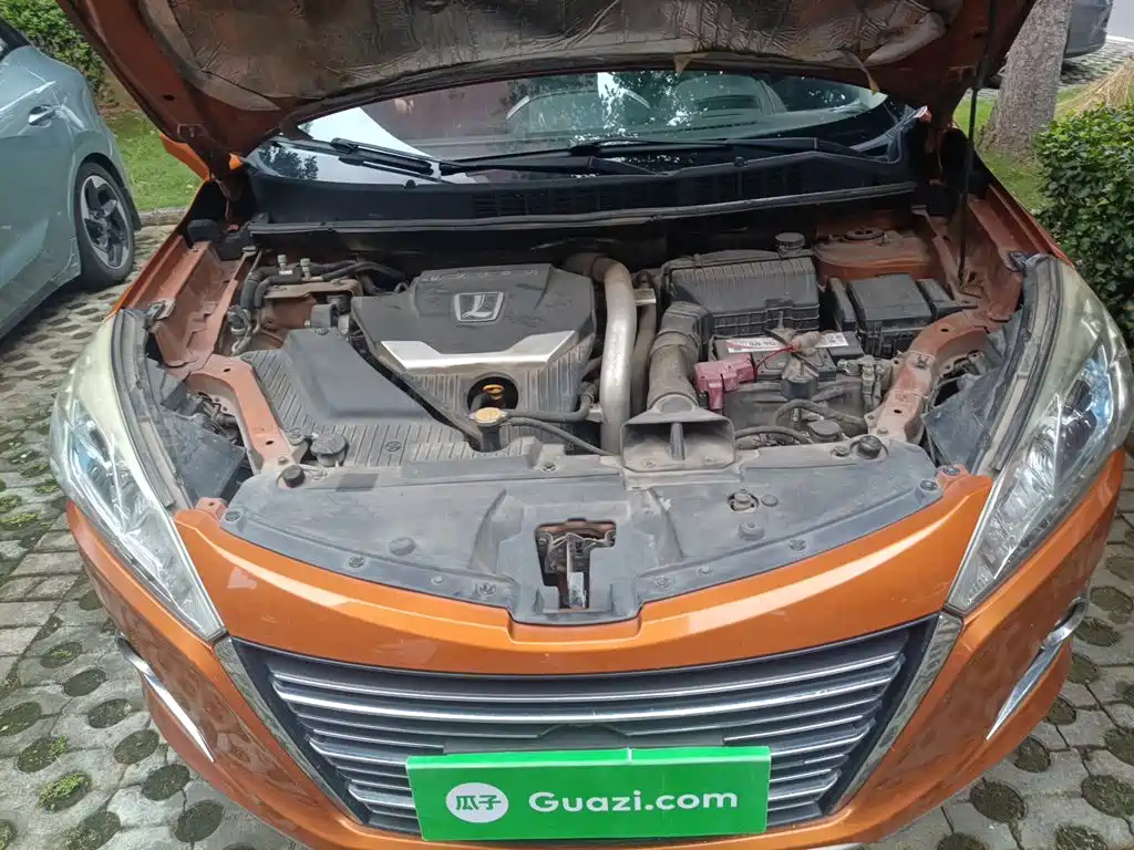 Luxgen You6 SUV 2015 — фото 21