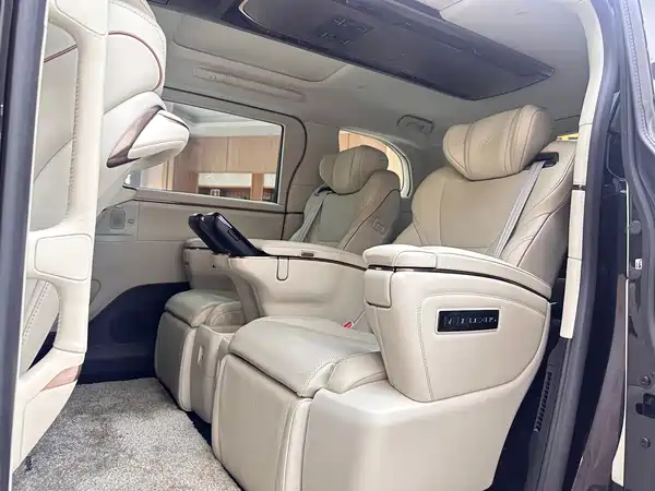 Lexus LM 2023