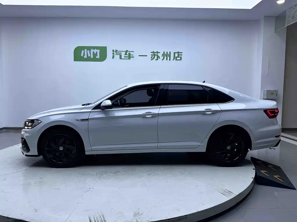 Volkswagen Sagitar 2021