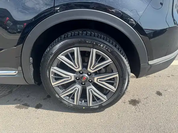 Hongqi HS5 2023