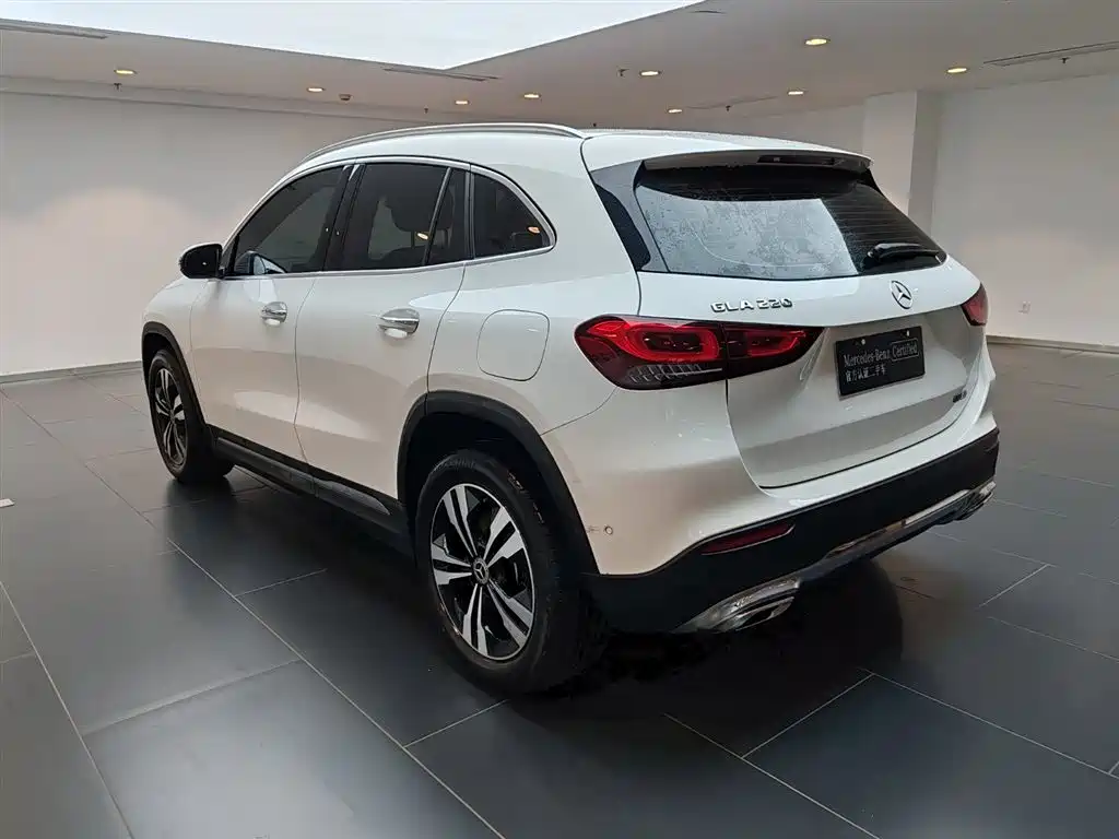 Mercedes-Benz GLA 2023
