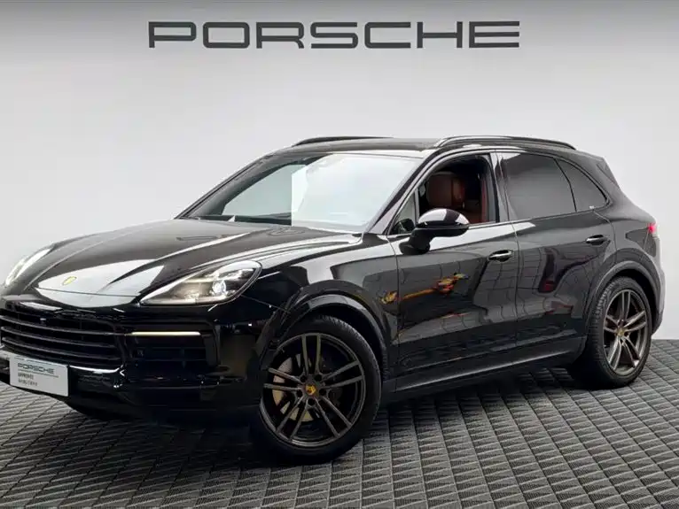 Porsche Cayenne 2022 — фото 1