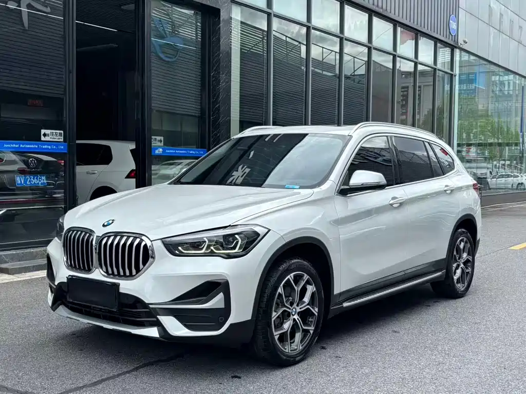 BMW X1 2022 — фото 1