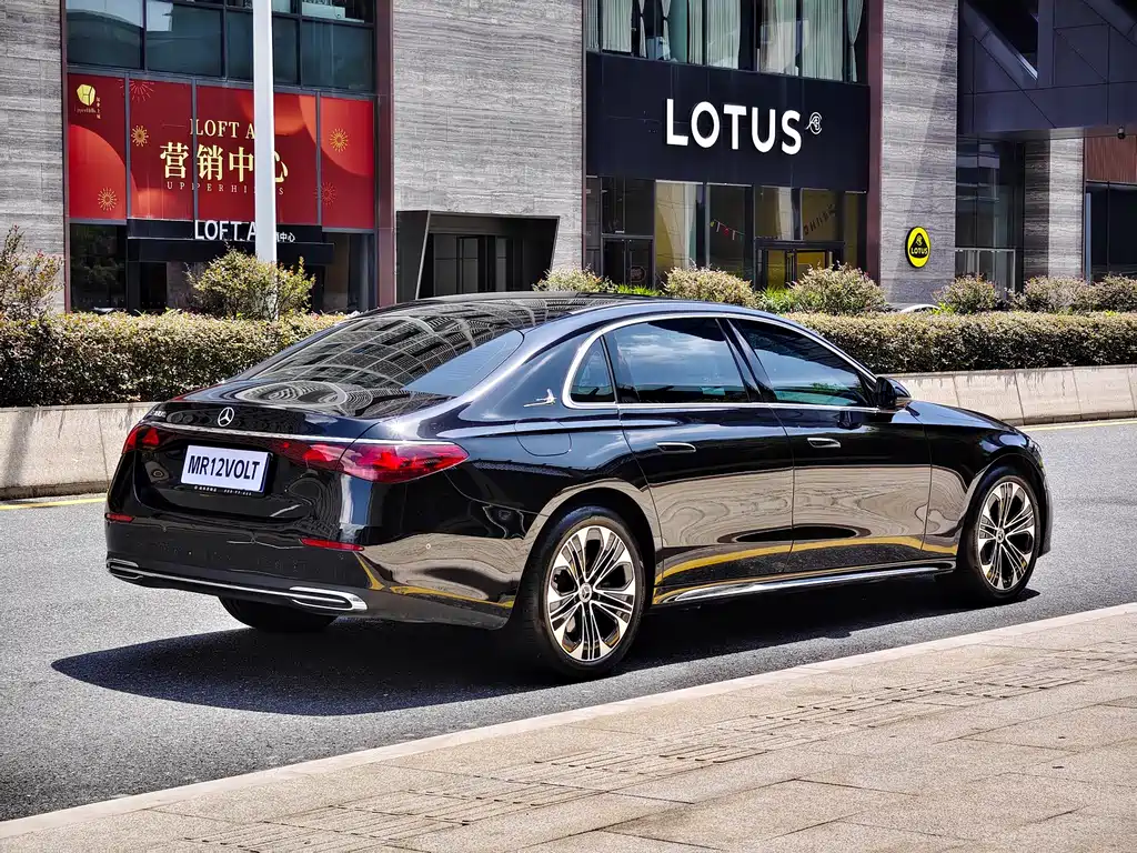 Mercedes-Benz E-Class 2025