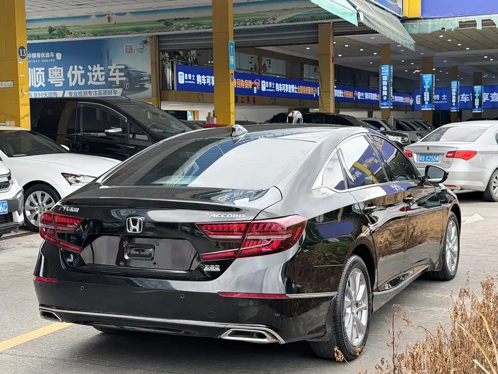 Honda Accord 2021 — фото 11