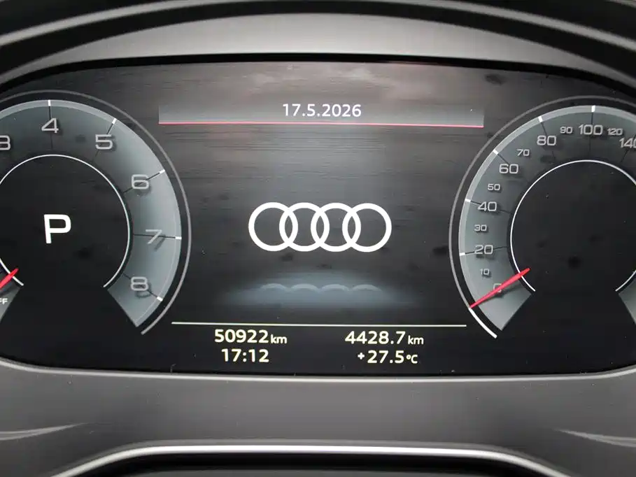 Audi Q5L Sportback 2024 — фото 11