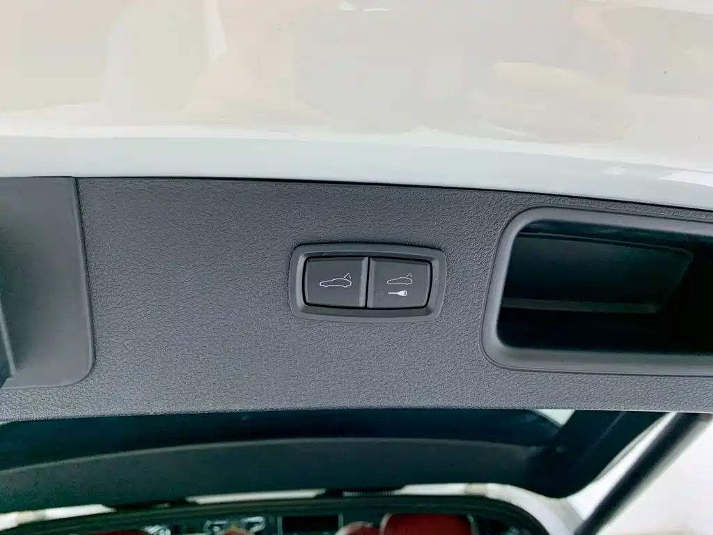 Porsche Macan 2021 — фото 10