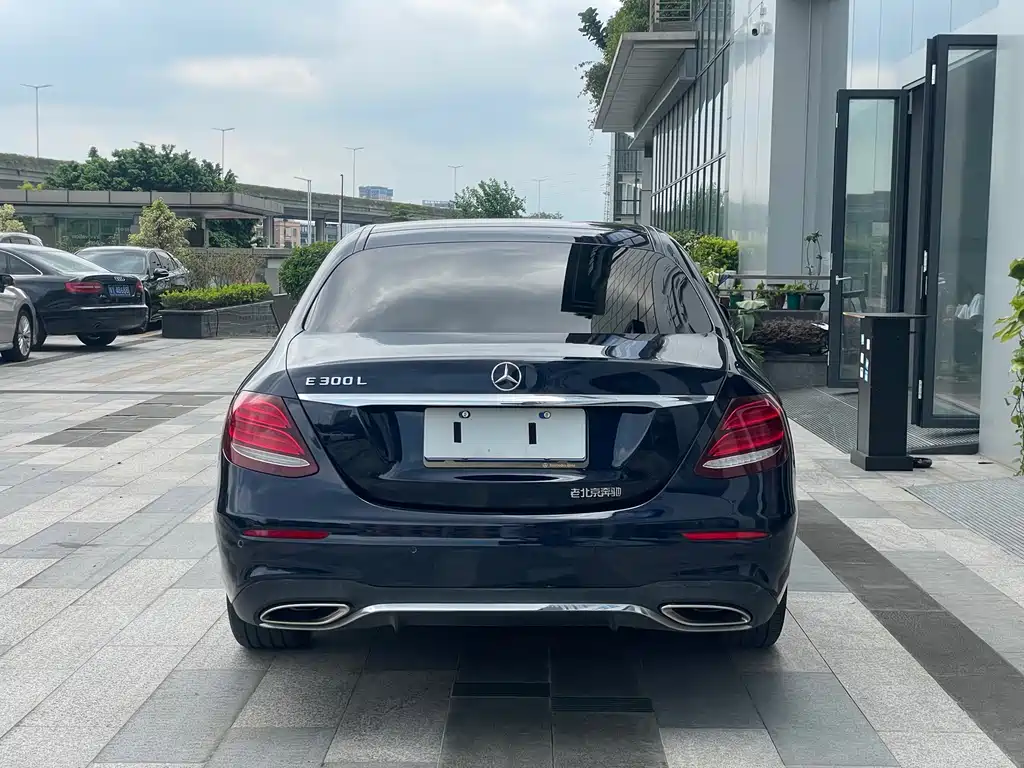 Mercedes-Benz E-Class 2020 — фото 17