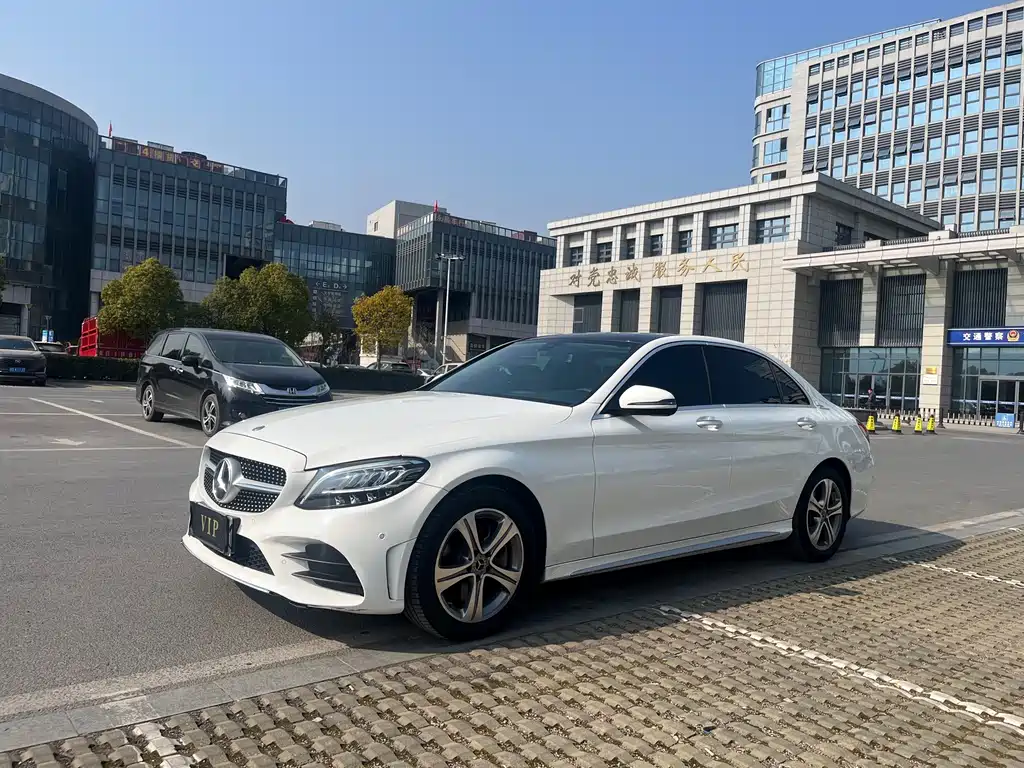Mercedes-Benz C-Class 2021