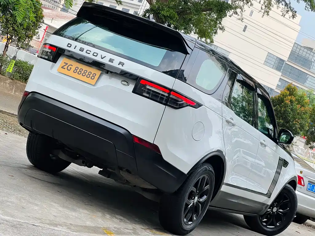 Land Rover Discovery 2018 — фото 8