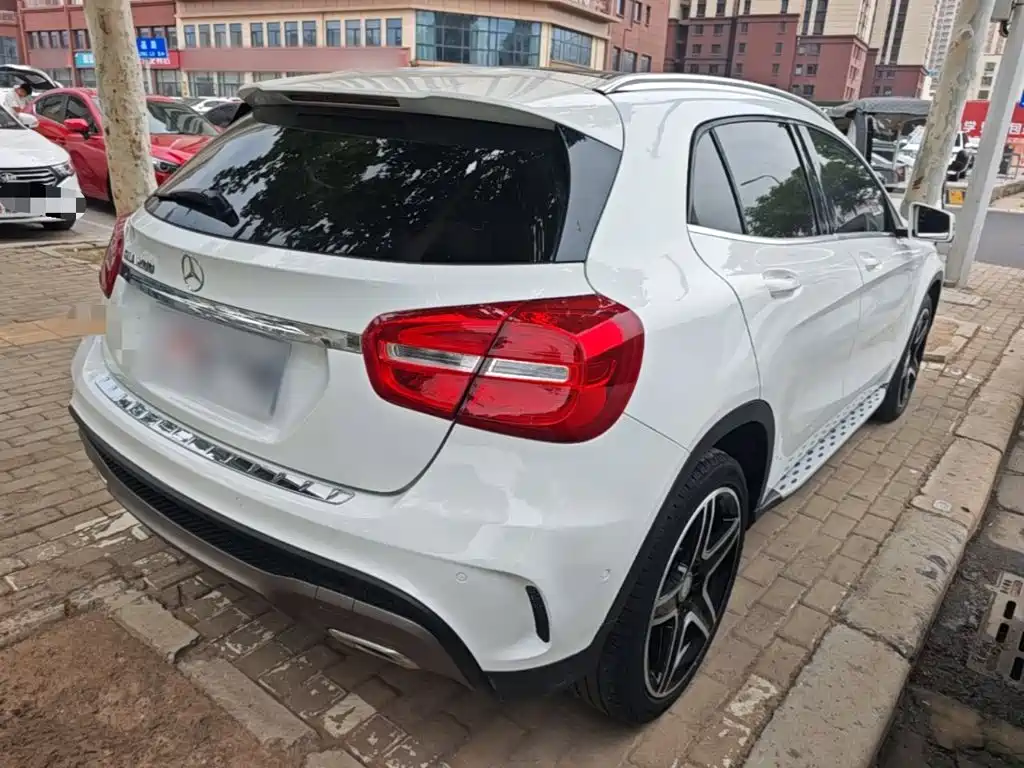 Mercedes-Benz GLA 2016