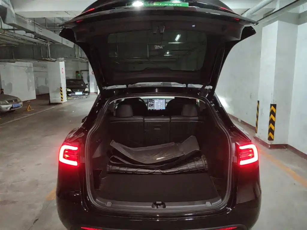 Tesla Model Y 2023 — фото 19