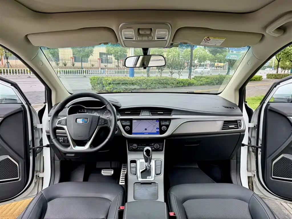 Geely Emgrand GS 2017 — фото 11