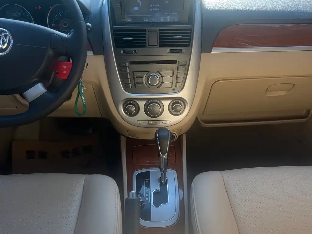 Buick Excelle 2014 — фото 13
