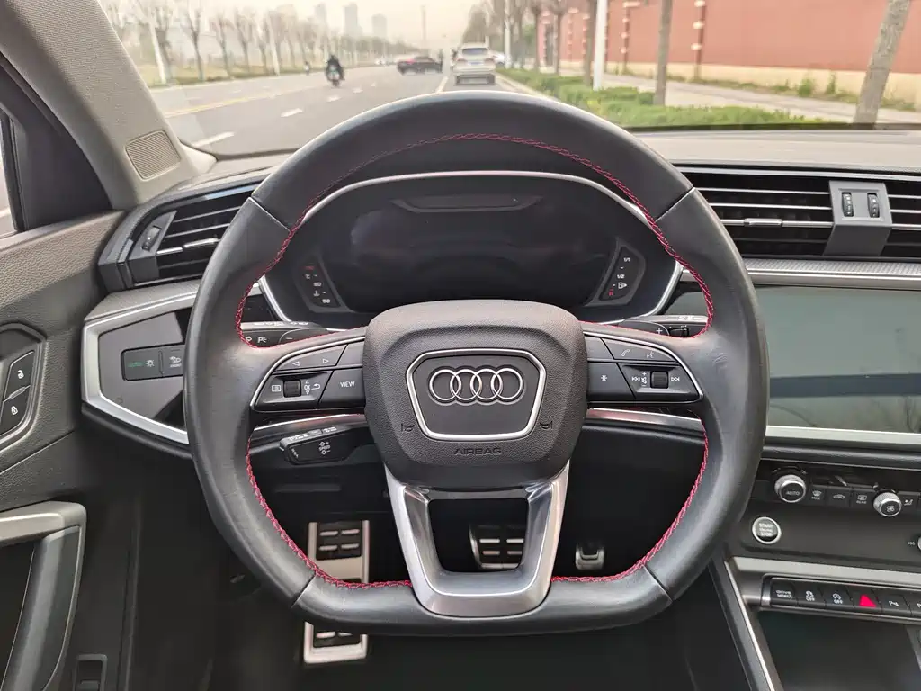 Audi Q3 2023 — фото 26