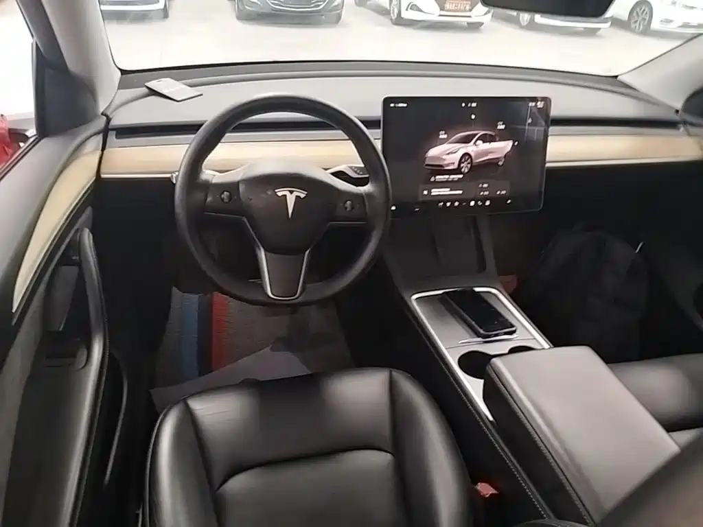 Tesla Model Y 2023 — фото 10