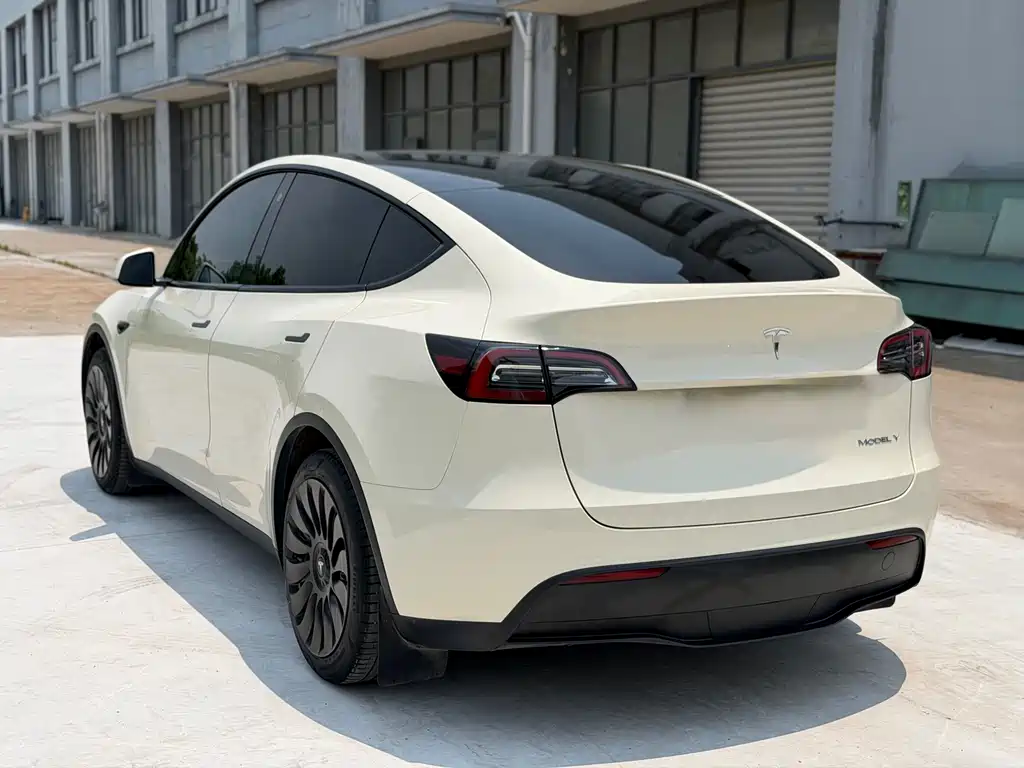 Tesla Model Y 2022 — фото 7