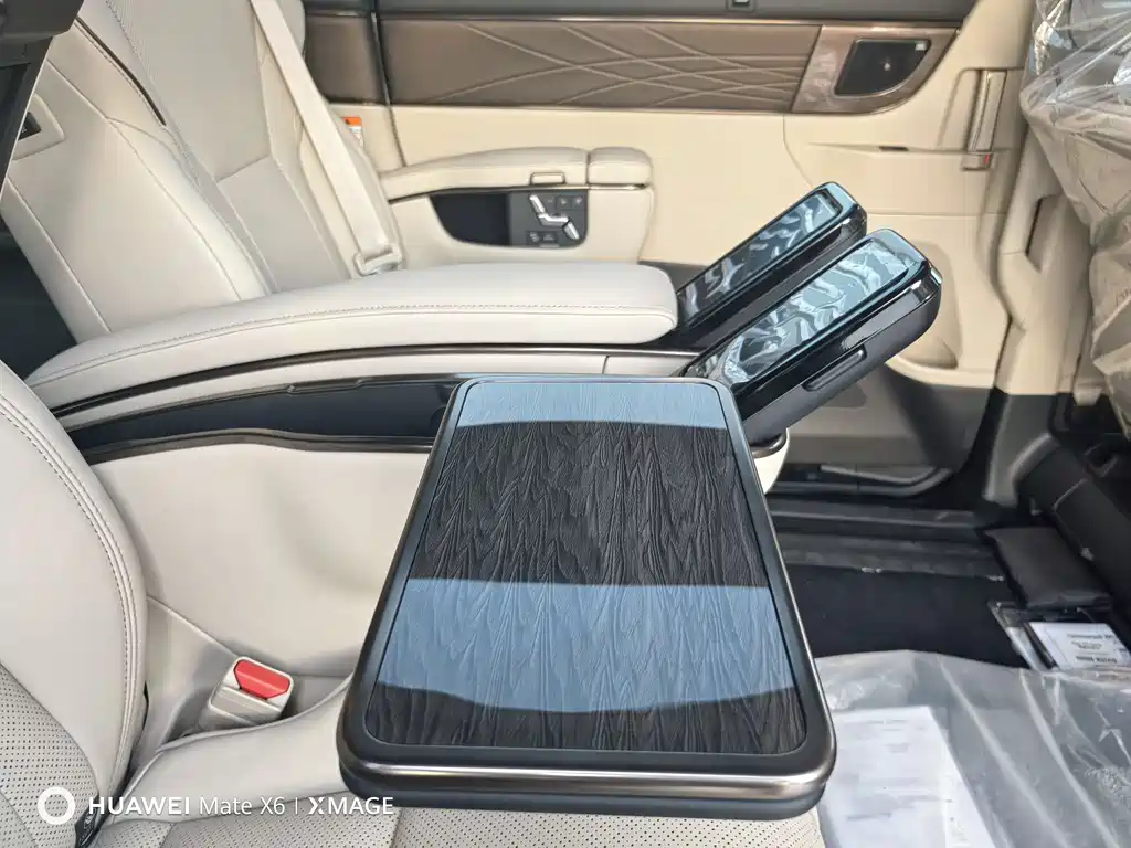Toyota Alphard — фото 24