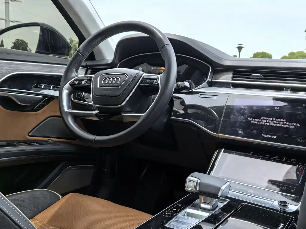 Audi A8 2022 — фото 18