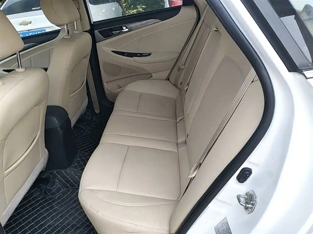 Changan Eado 2017 — фото 17