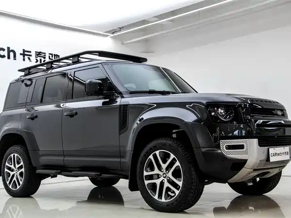Land Rover Defender 2025