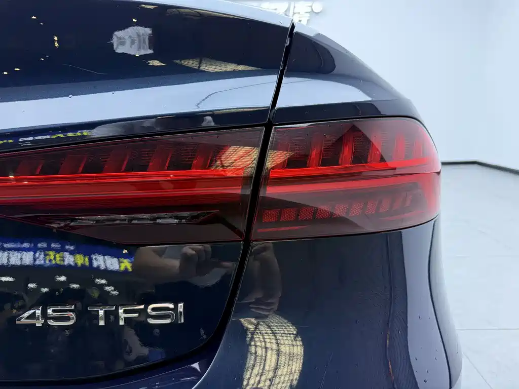 Audi A7L 2024 — фото 10