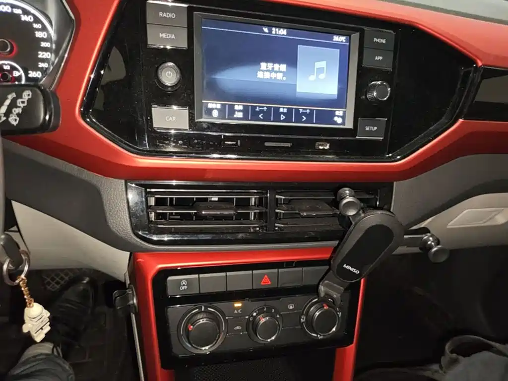 Volkswagen T-Cross 2020 — фото 20