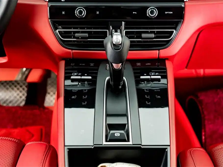Porsche Macan 2022 — фото 14