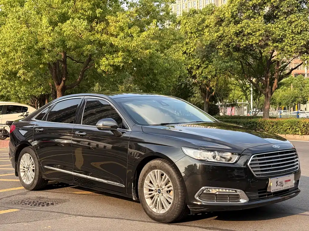 Ford Taurus 2016 — фото 3