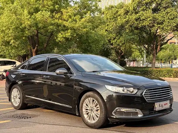Ford Taurus 2016