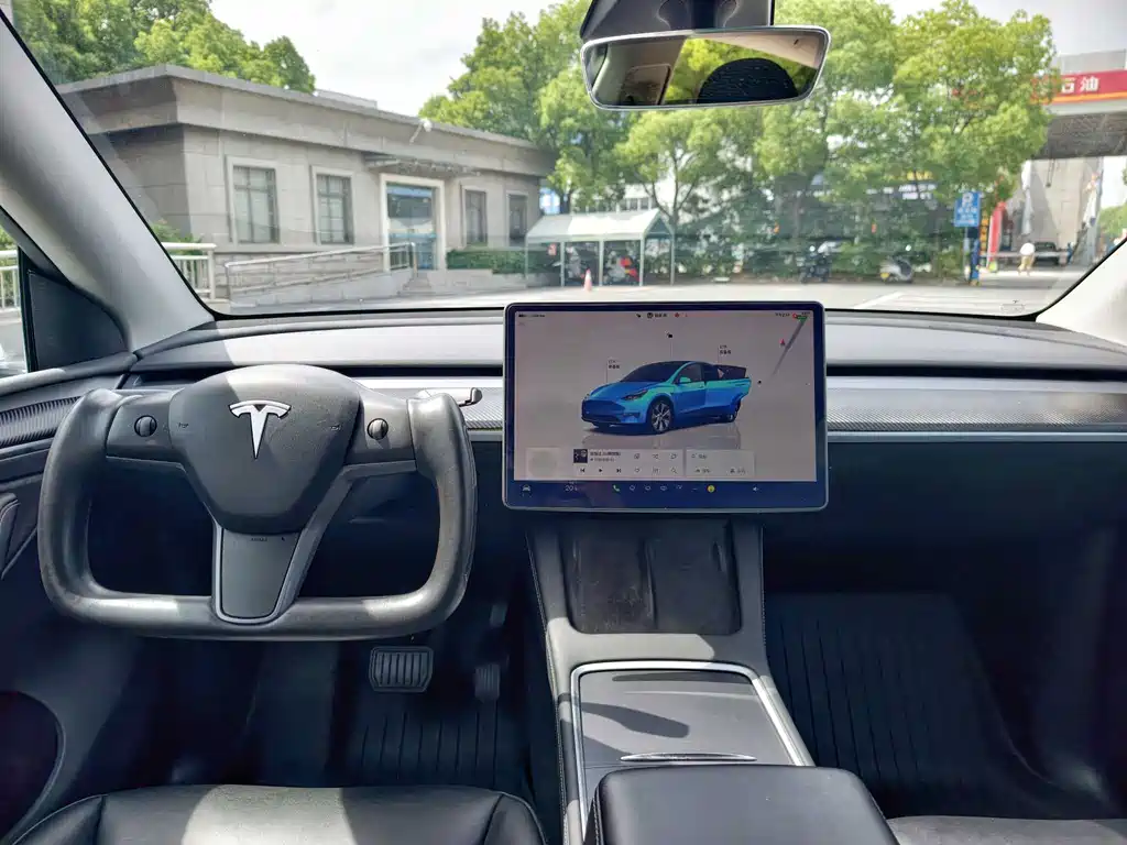 Tesla Model Y 2022 — фото 12