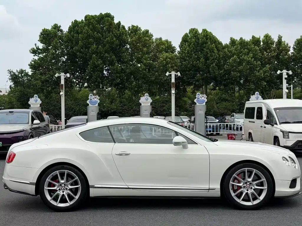 Bentley Continental 2015 — фото 8