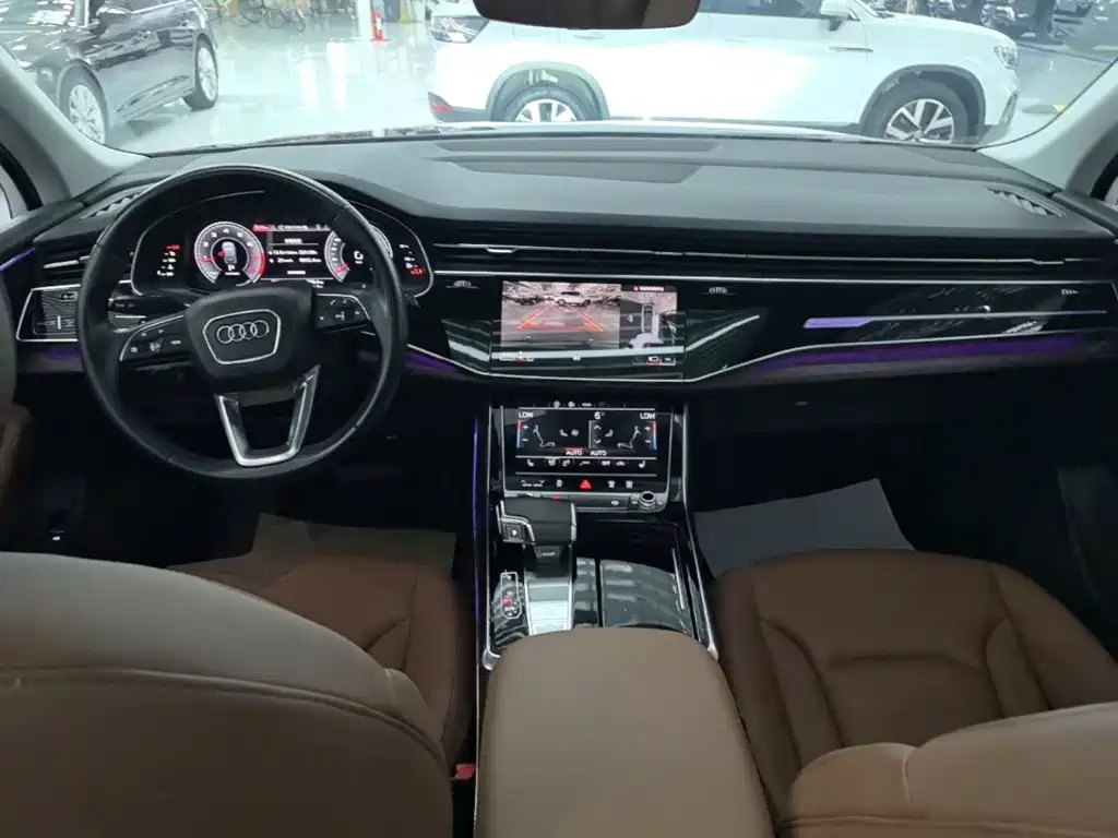 Audi Q7 2021 — фото 10