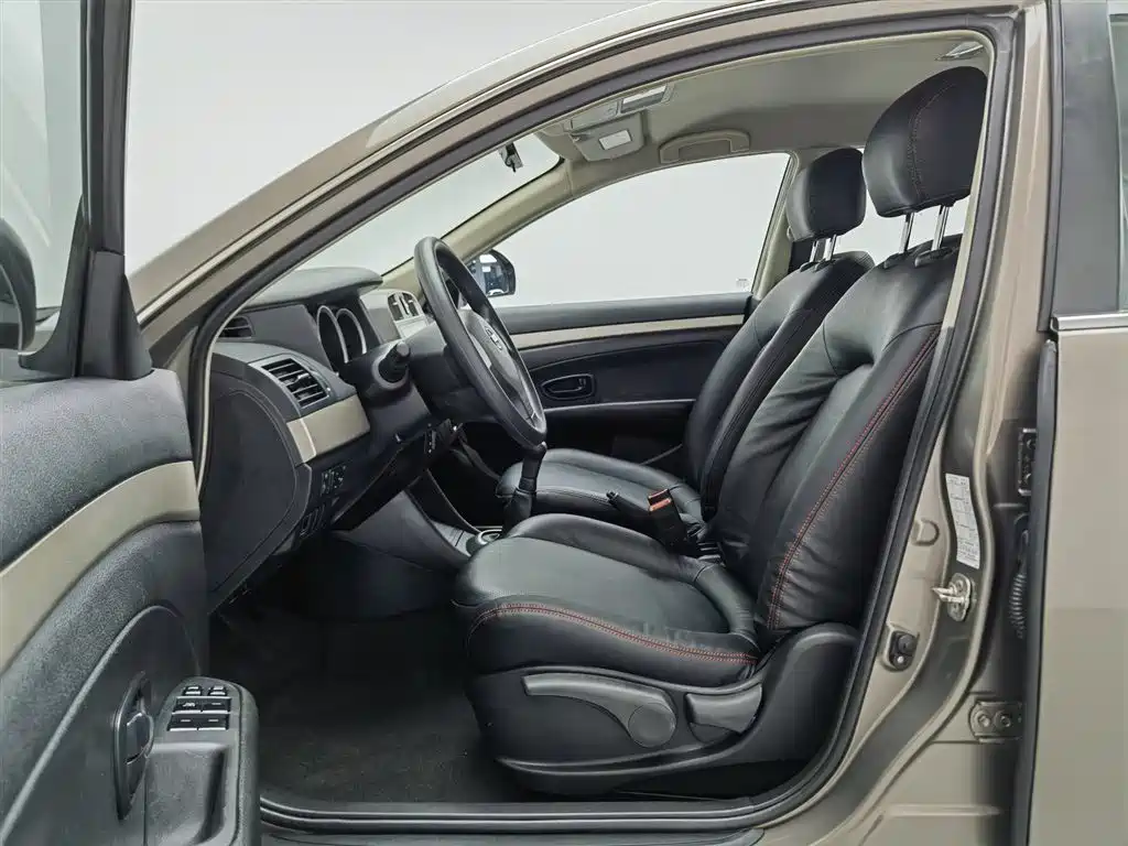 Nissan Sylphy 2018 — фото 10