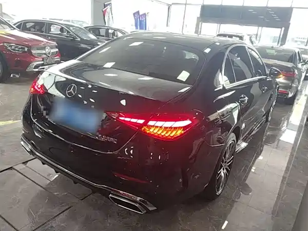 Mercedes-Benz C-Class 2024