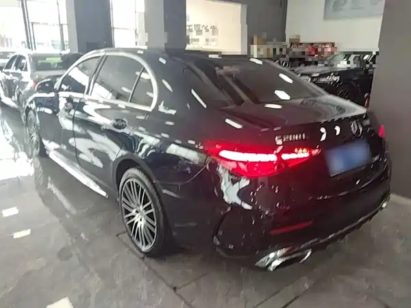 Mercedes-Benz C-Class 2024