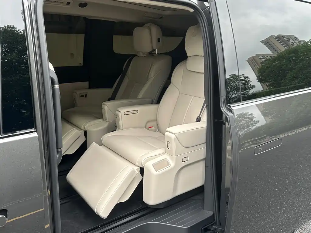 Li Auto Li MEGA 2026