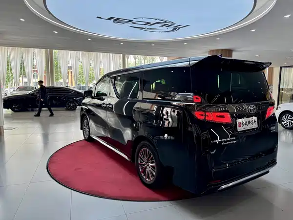 Toyota Vellfire 2023