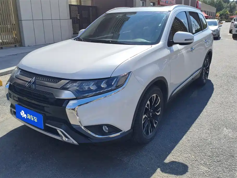 Mitsubishi Outlander 2021
