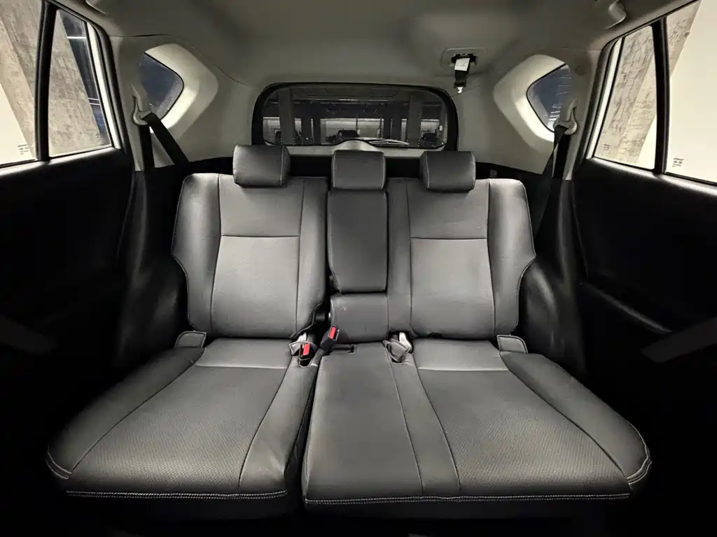 Toyota RAV4 2018 — фото 14