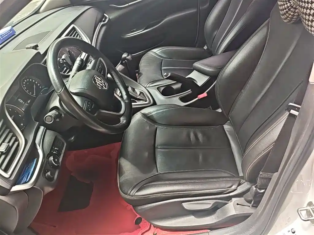 Buick Excelle 2019 — фото 15