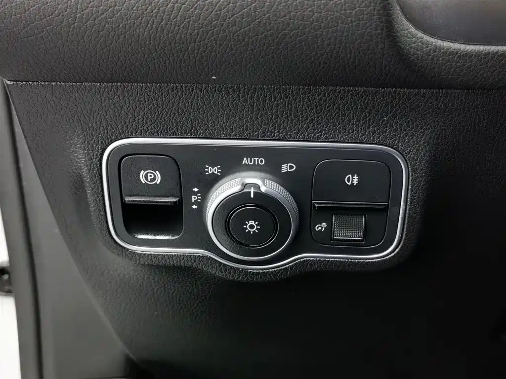 Mercedes-Benz GLB 2020 — фото 21
