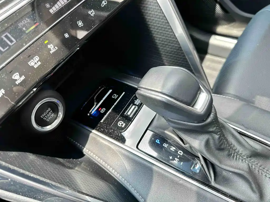 Toyota Venza 2024 — фото 18