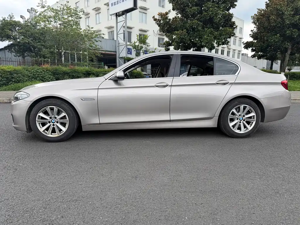 BMW 5 Series 2016 — фото 4