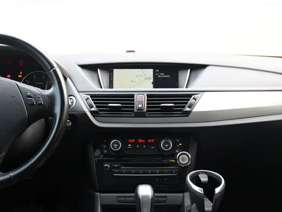 BMW X1 2013 — фото 15